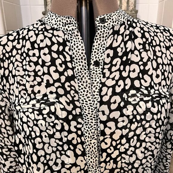 A. N. A. Sz XL. Black white Chiffon Pullover. Contrast cuff placket Poly. B29 - Picture 3 of 5